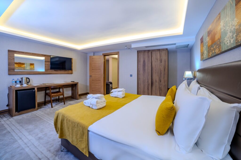 Corner Deluxe Room